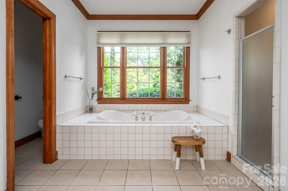 23 Boddington Court Asheville, NC 28803