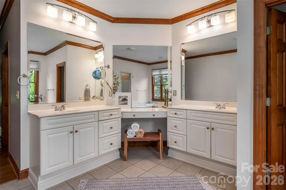 23 Boddington Court Asheville, NC 28803