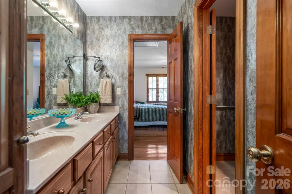 23 Boddington Court Asheville, NC 28803