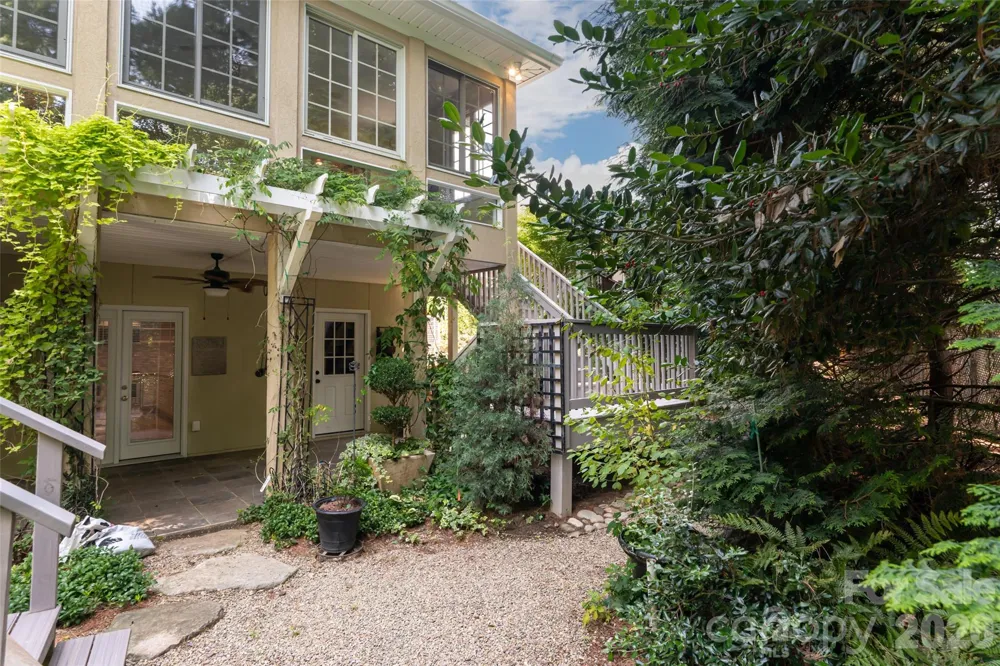 23 Boddington Court Asheville, NC 28803