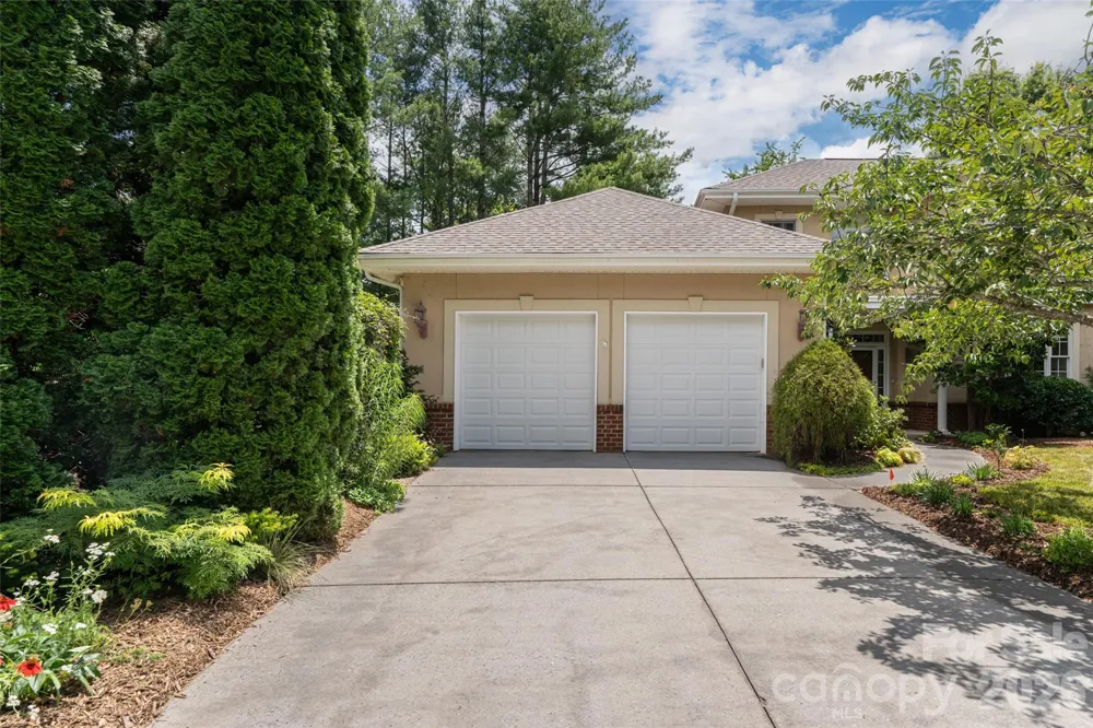 23 Boddington Court Asheville, NC 28803