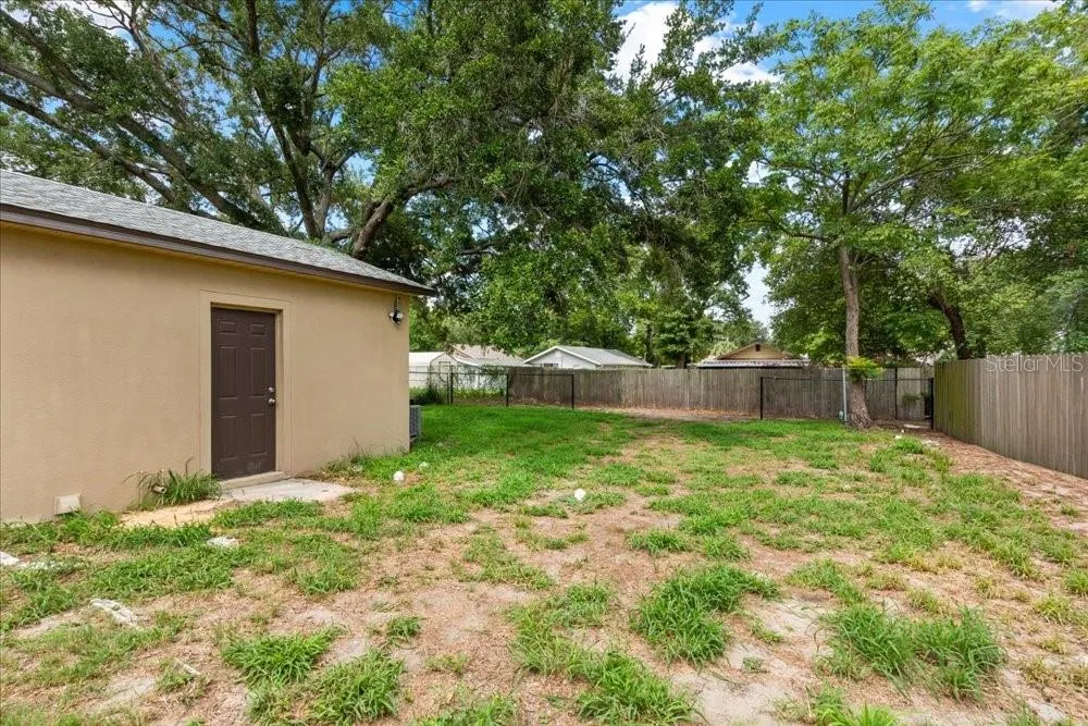 517 OAK STREET Auburndale, FL 33823