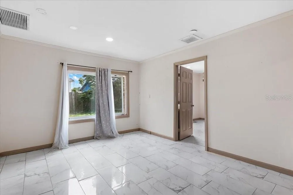 517 OAK STREET Auburndale, FL 33823