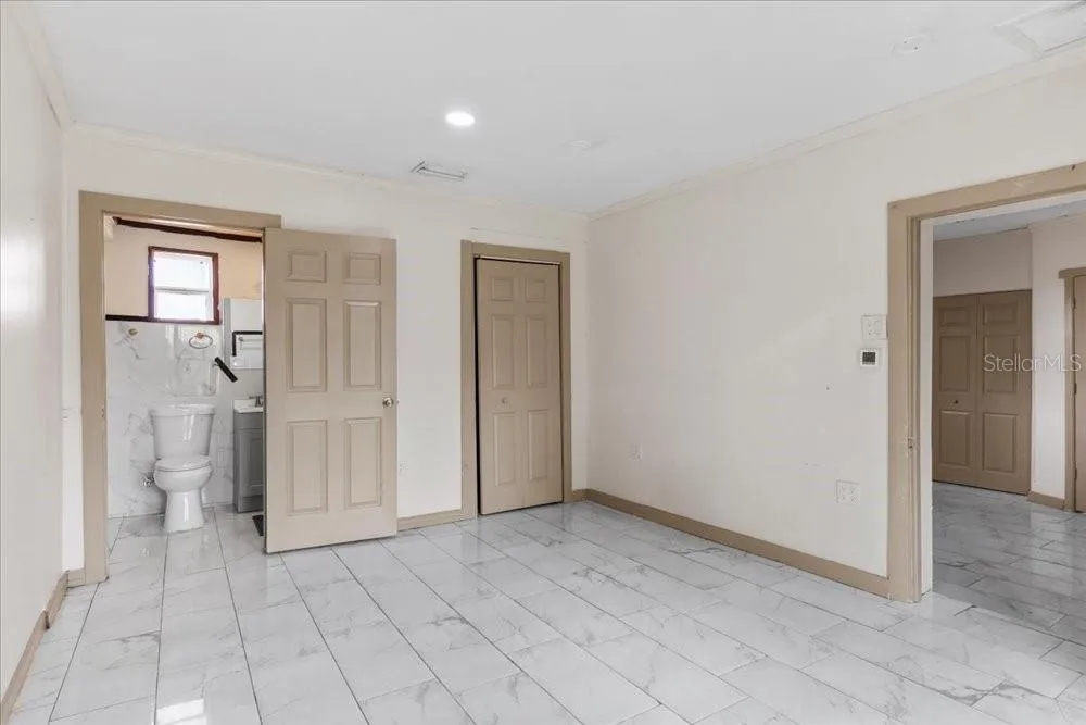 517 OAK STREET Auburndale, FL 33823
