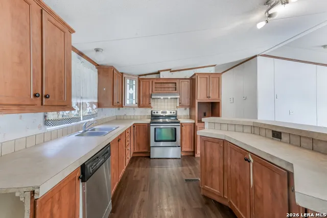 22707 Savannah Hts Von Ormy, TX 78073