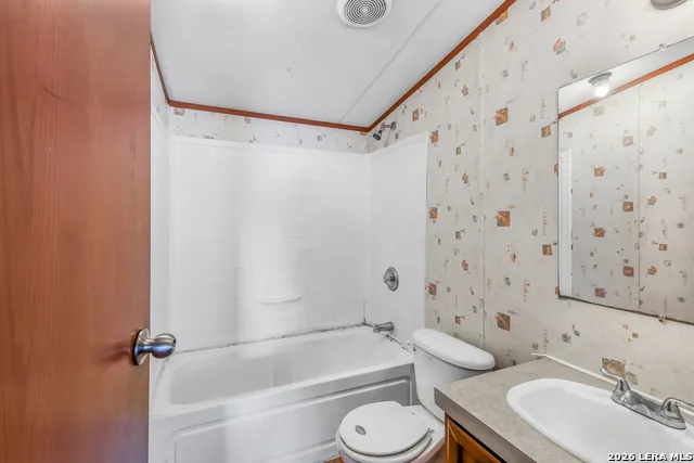 22707 Savannah Hts Von Ormy, TX 78073