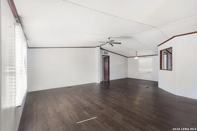 22707 Savannah Hts Von Ormy, TX 78073