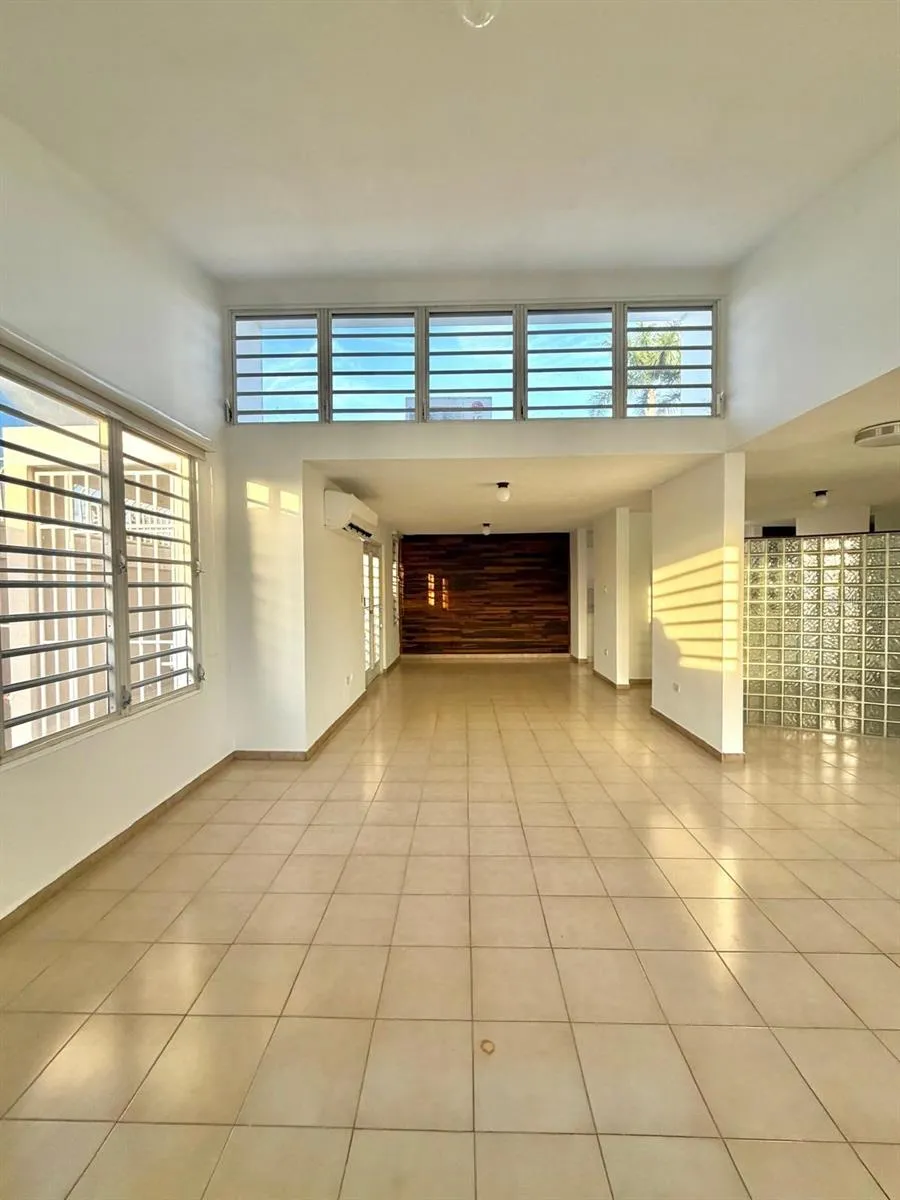 2105 CALLE ANTIOQUIA Guaynabo, PR 00969