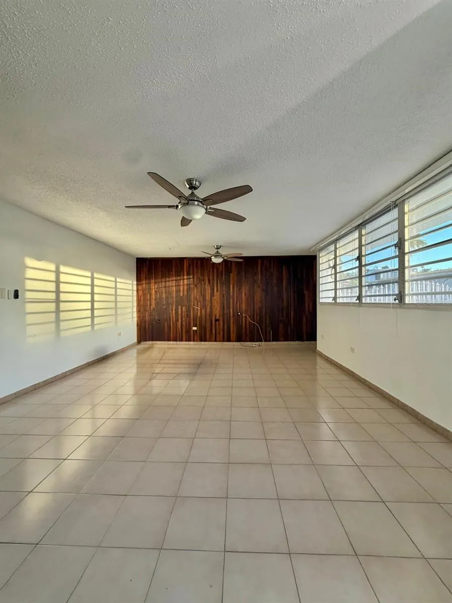 2105 CALLE ANTIOQUIA Guaynabo, PR 00969