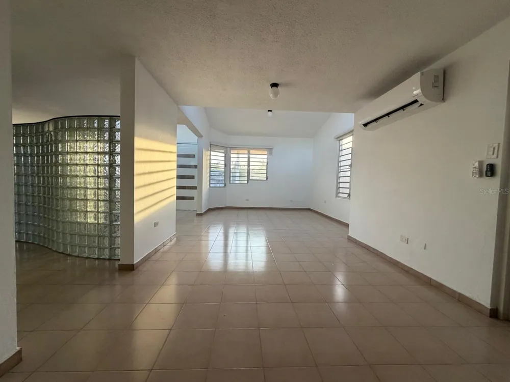 2105 CALLE ANTIOQUIA Guaynabo, PR 00969