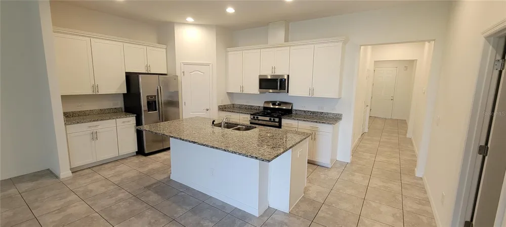 9185 CARMELA AVENUE Davenport, FL 33897