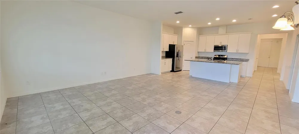 9185 CARMELA AVENUE Davenport, FL 33897