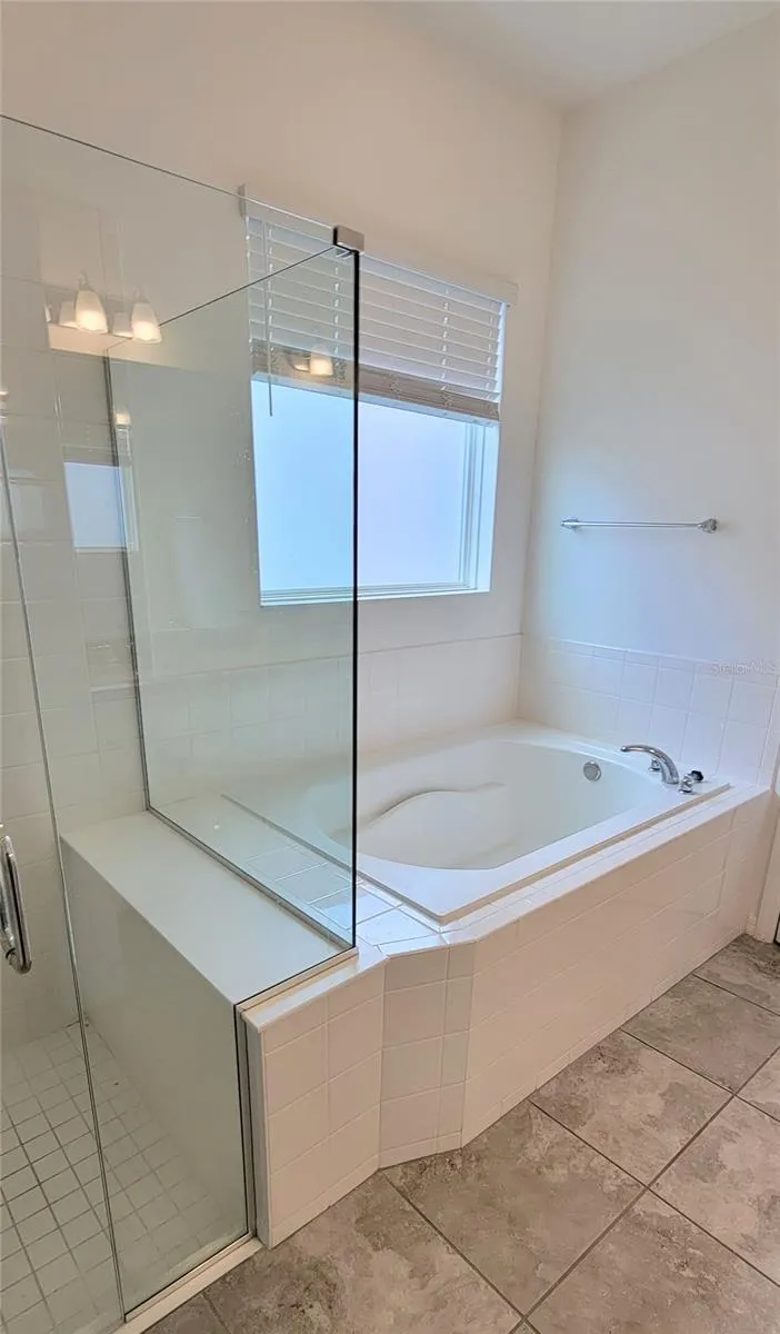9185 CARMELA AVENUE Davenport, FL 33897