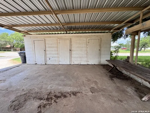 604 E Rio Grande Pearsall, TX 78061