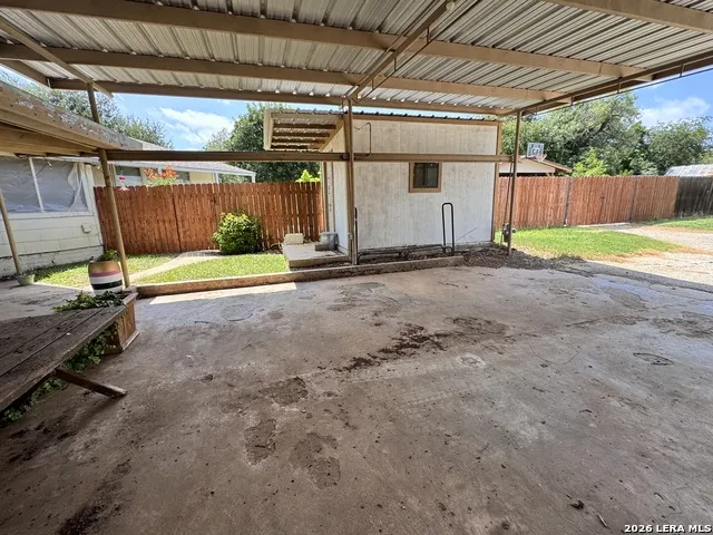 604 E Rio Grande Pearsall, TX 78061