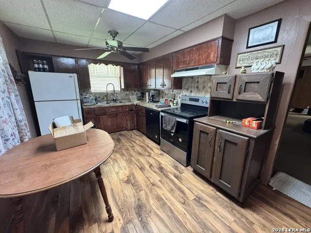 604 E Rio Grande Pearsall, TX 78061