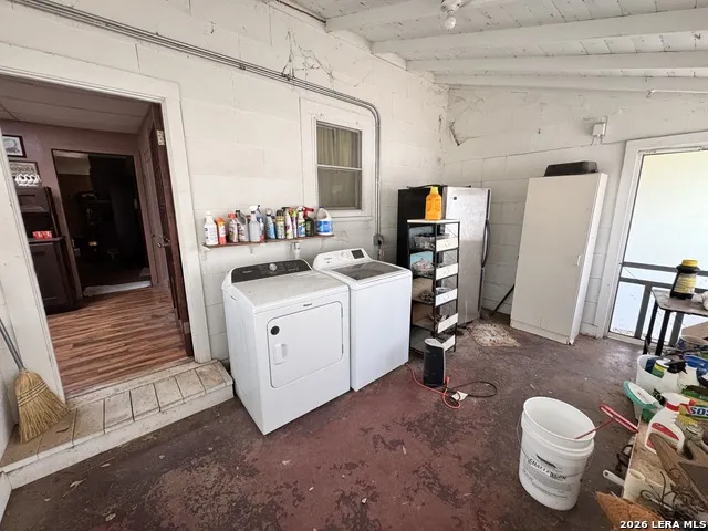 604 E Rio Grande Pearsall, TX 78061