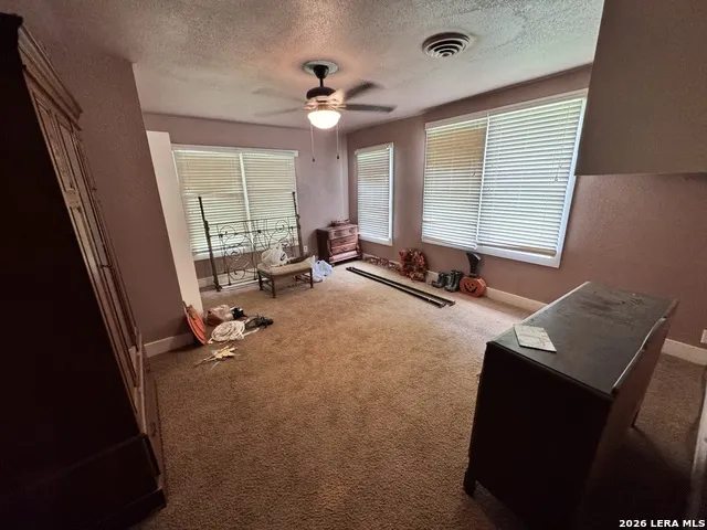 604 E Rio Grande Pearsall, TX 78061