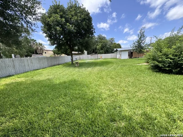 604 E Rio Grande Pearsall, TX 78061
