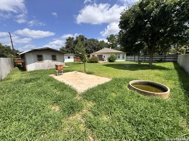 604 E Rio Grande Pearsall, TX 78061