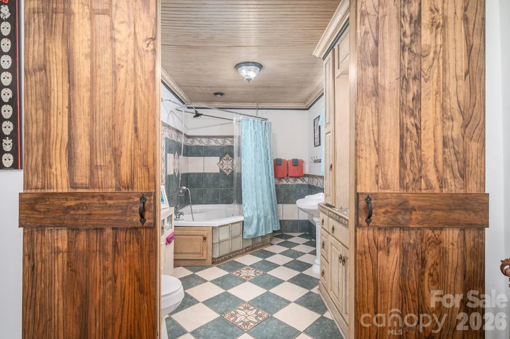 1387 George Brown Road Crouse, NC 28033