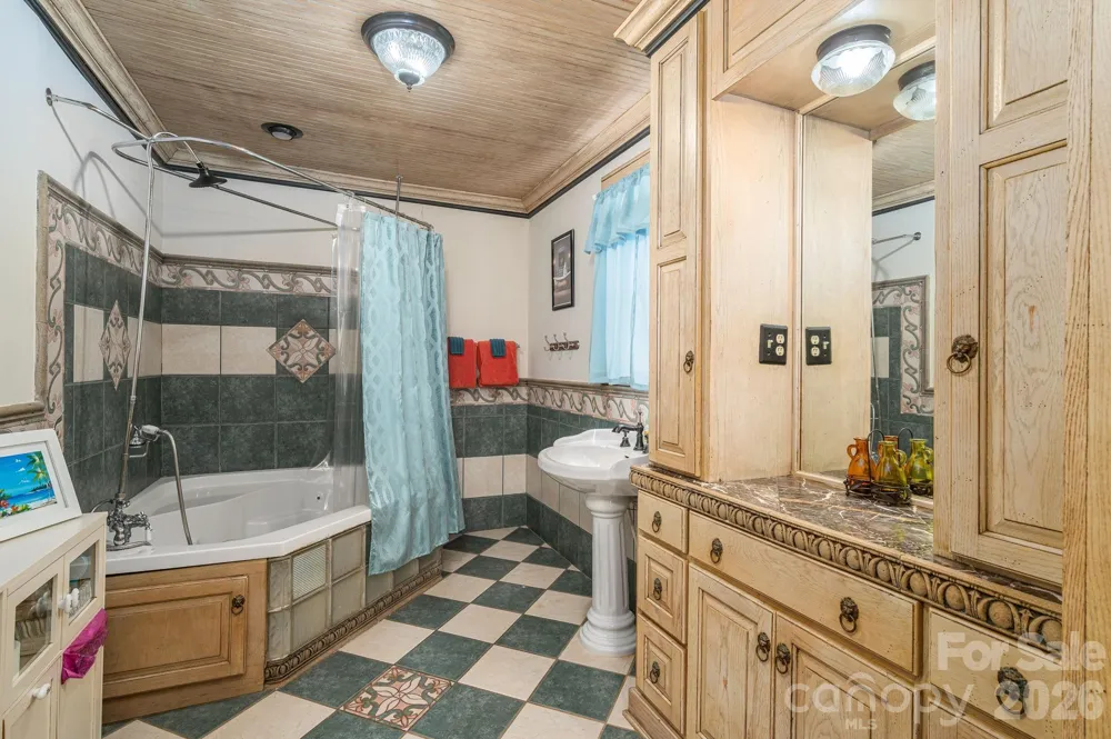 1387 George Brown Road Crouse, NC 28033