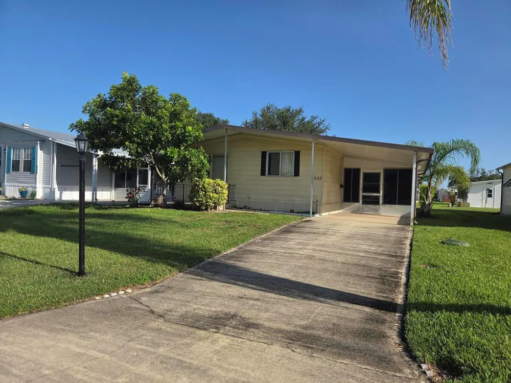 6937 SE Delegate Street Hobe Sound, FL 33455