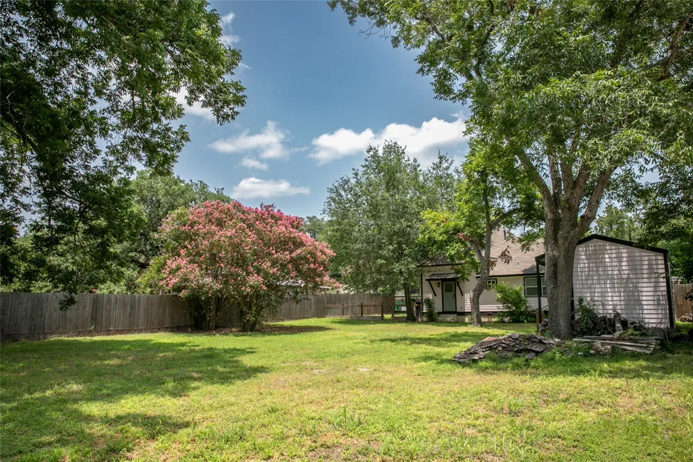 637 Washington Street La Grange, TX 78945