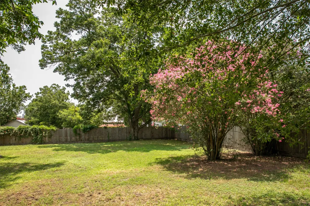 637 Washington Street La Grange, TX 78945