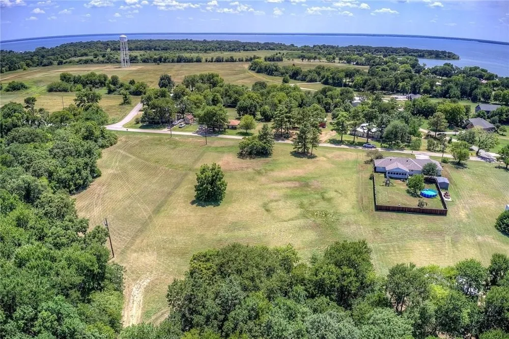 206 Mohawk Trail East Tawakoni, TX 75472