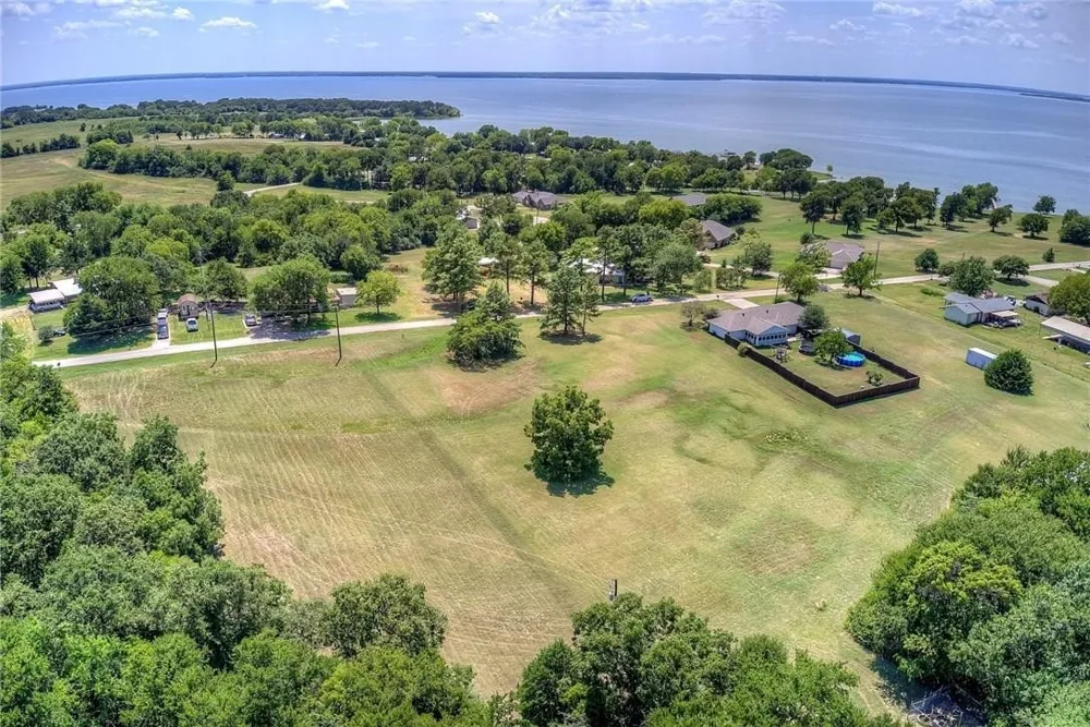 206 Mohawk Trail East Tawakoni, TX 75472