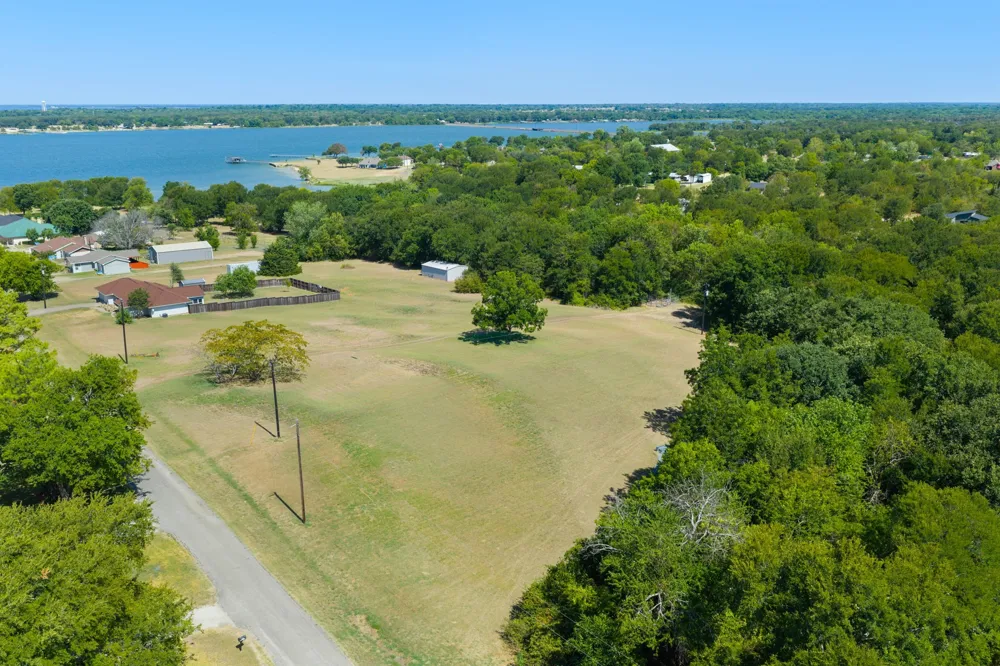 206 Mohawk Trail East Tawakoni, TX 75472