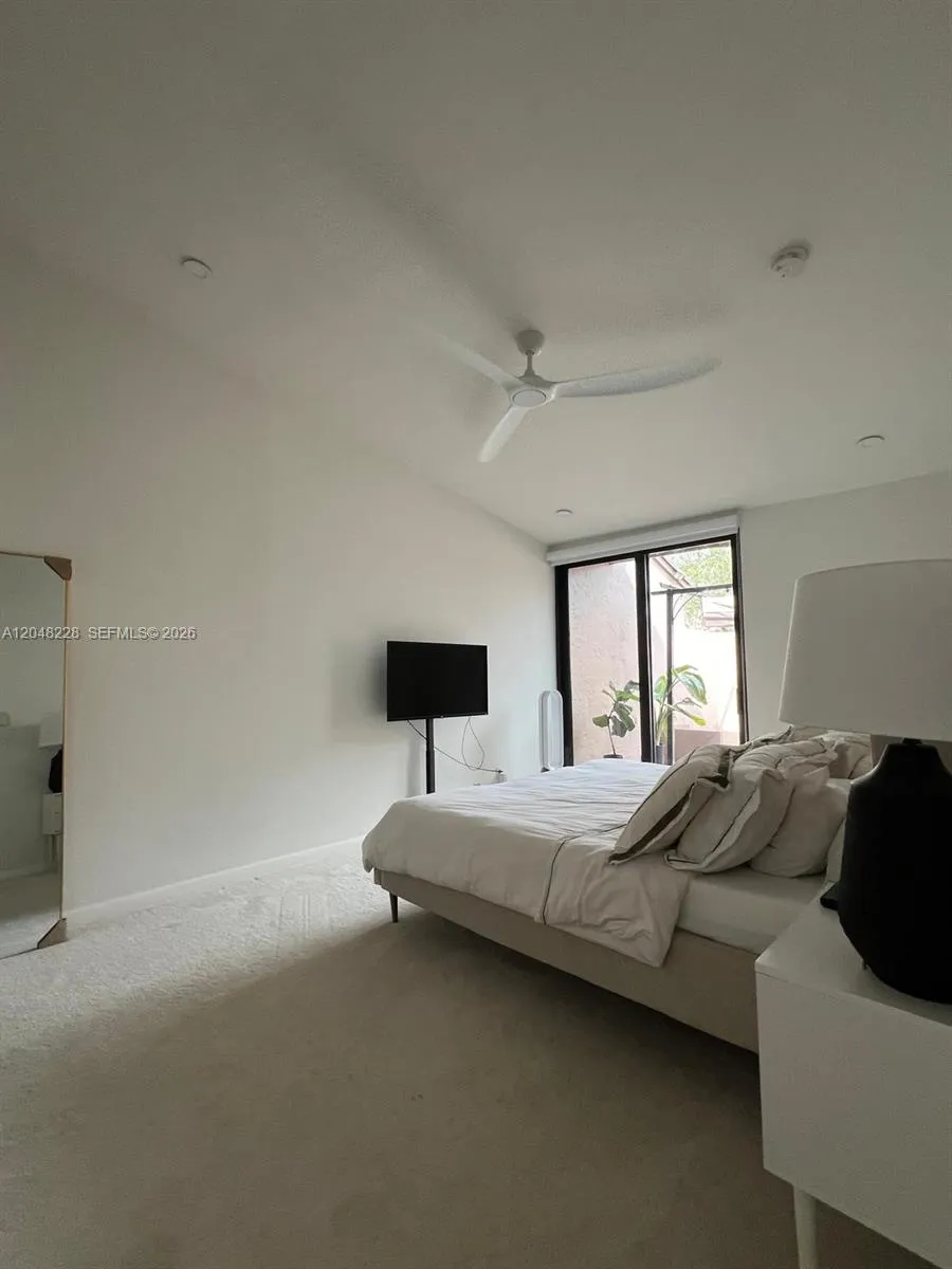 1269 NW 123rd Ave Pembroke Pines, FL 33026