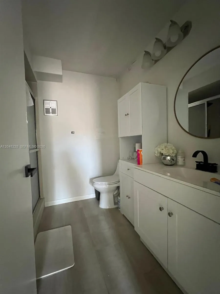 1269 NW 123rd Ave Pembroke Pines, FL 33026