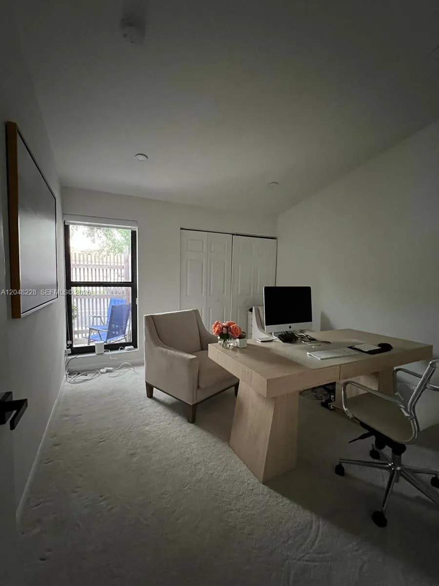 1269 NW 123rd Ave Pembroke Pines, FL 33026