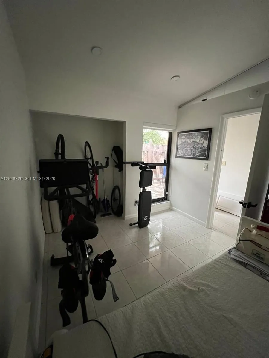 1269 NW 123rd Ave Pembroke Pines, FL 33026
