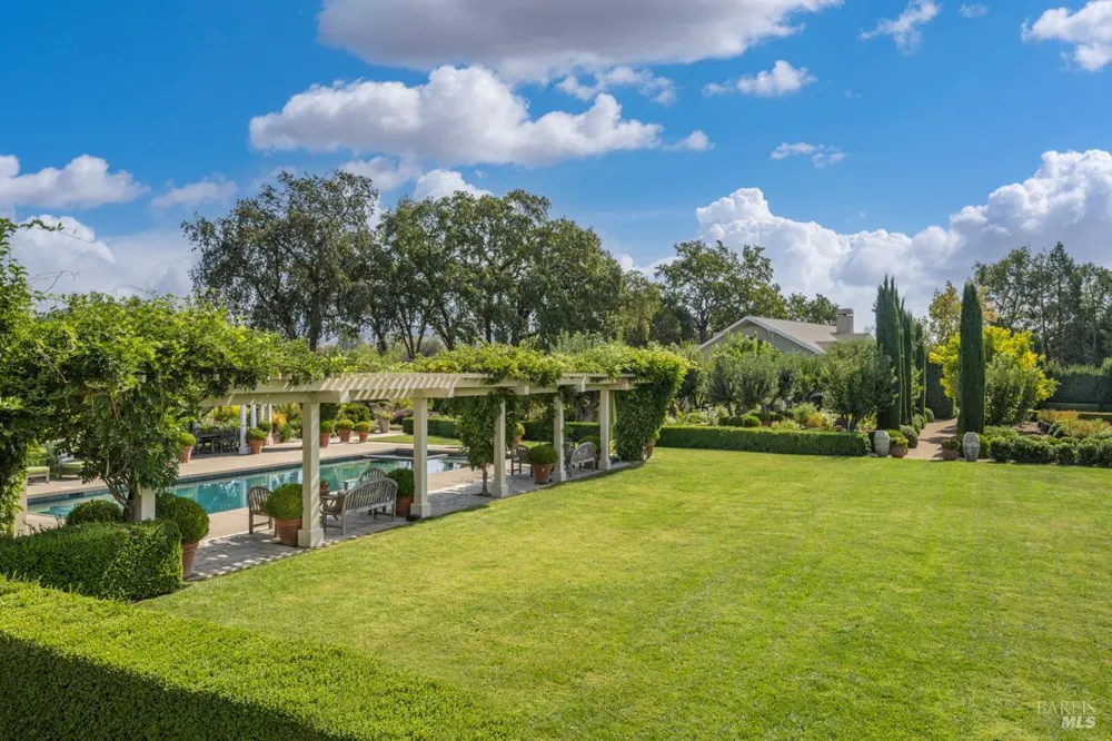 950 Mee Lane St. Helena, CA 94574