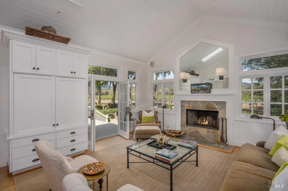 950 Mee Lane St. Helena, CA 94574