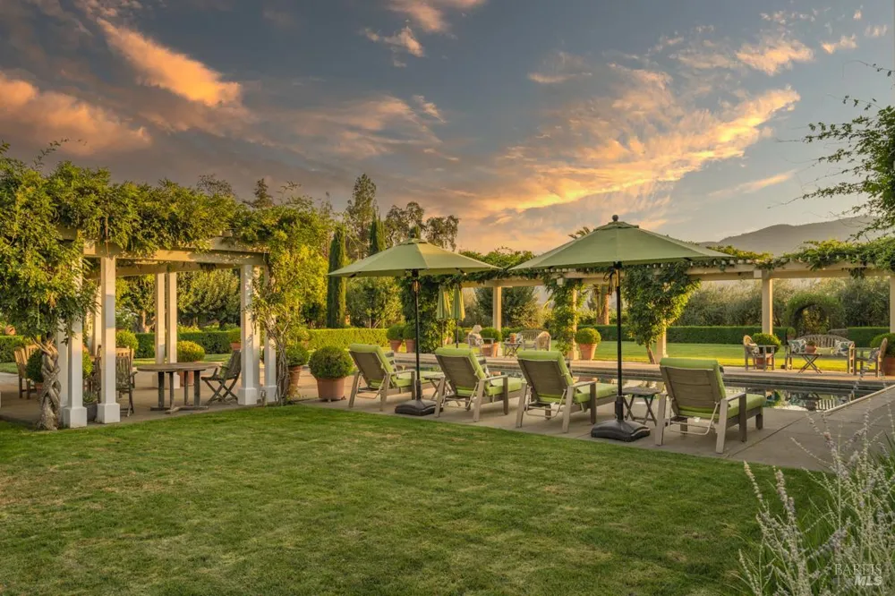 950 Mee Lane St. Helena, CA 94574