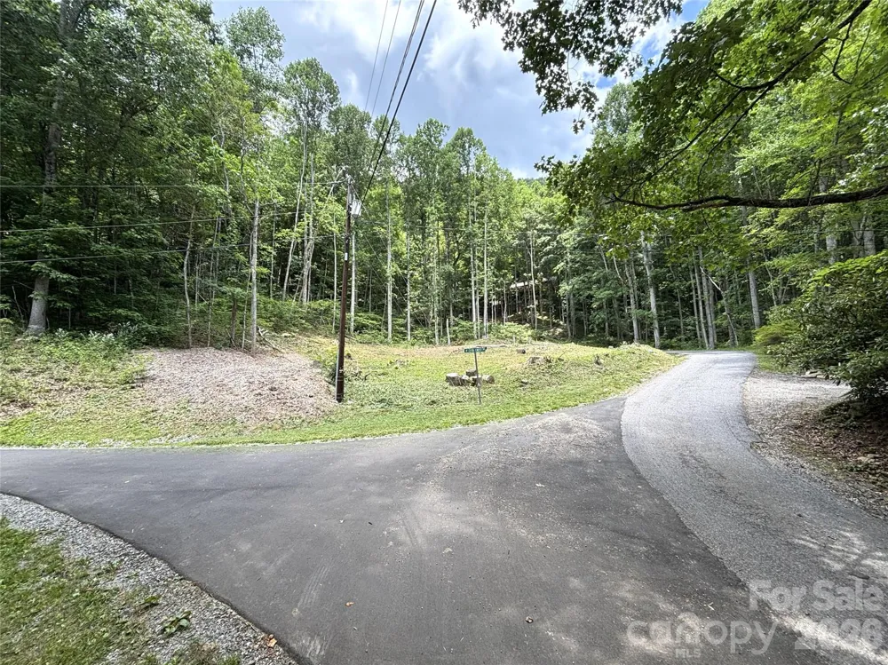 21 Club Crest Drive Maggie Valley, NC 28751