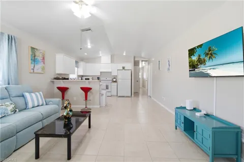 1712 SW Santa Barbara Place