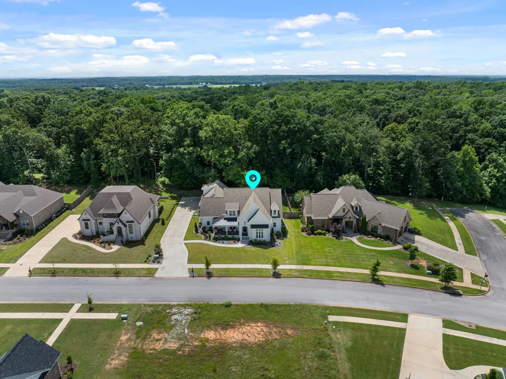 228 Chestnut Oak Dr Florence, AL 35633