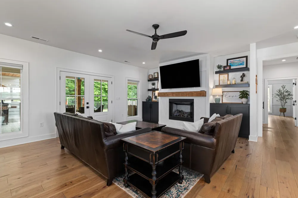 228 Chestnut Oak Dr Florence, AL 35633
