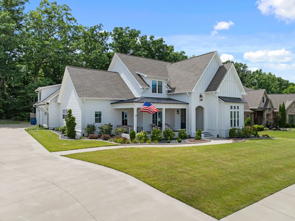 228 Chestnut Oak Dr Florence, AL 35633