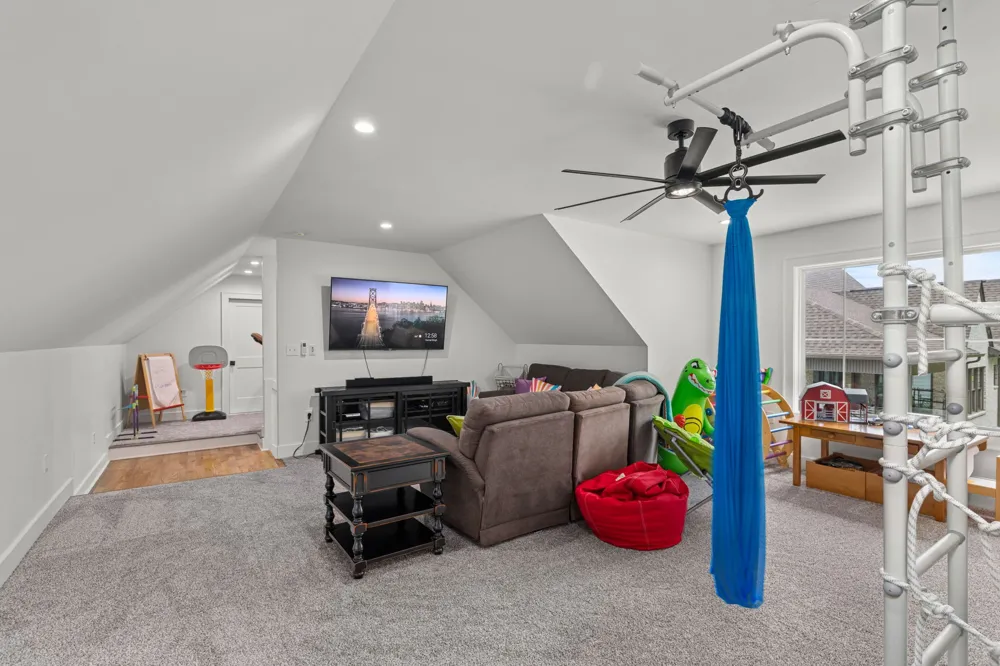 228 Chestnut Oak Dr Florence, AL 35633
