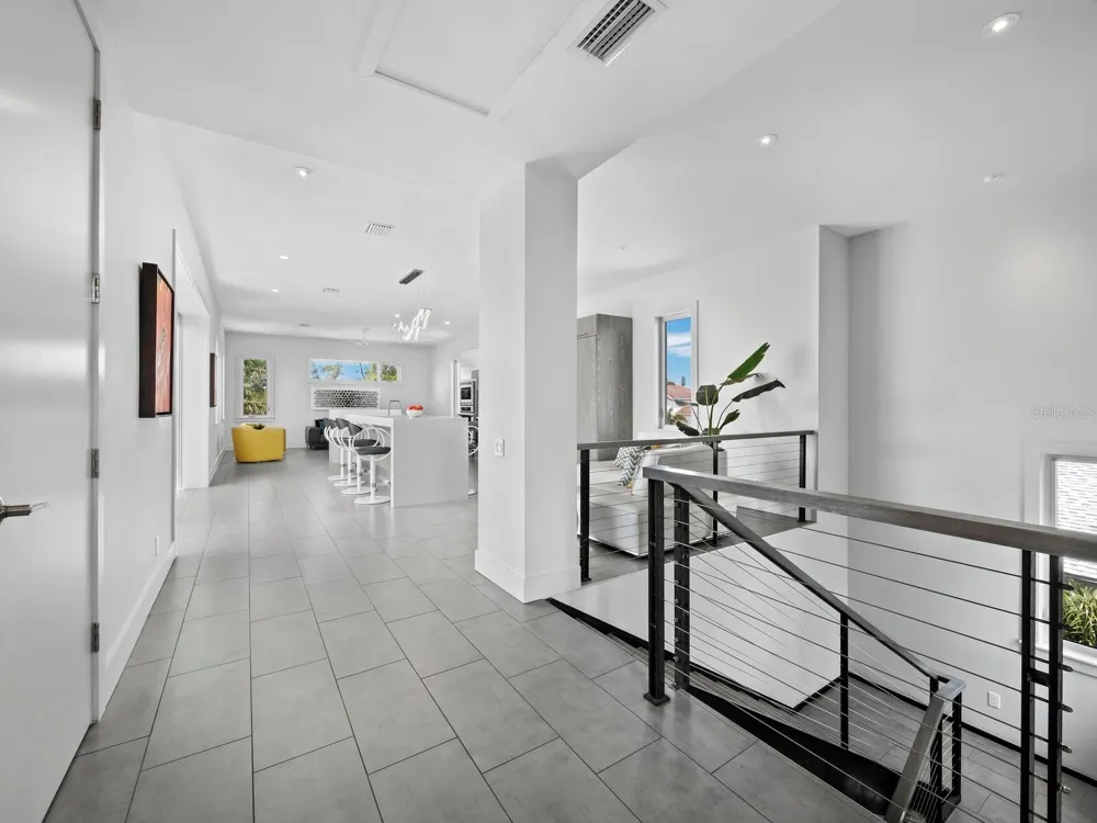 471 ISLAND CIRCLE Sarasota, FL 34242