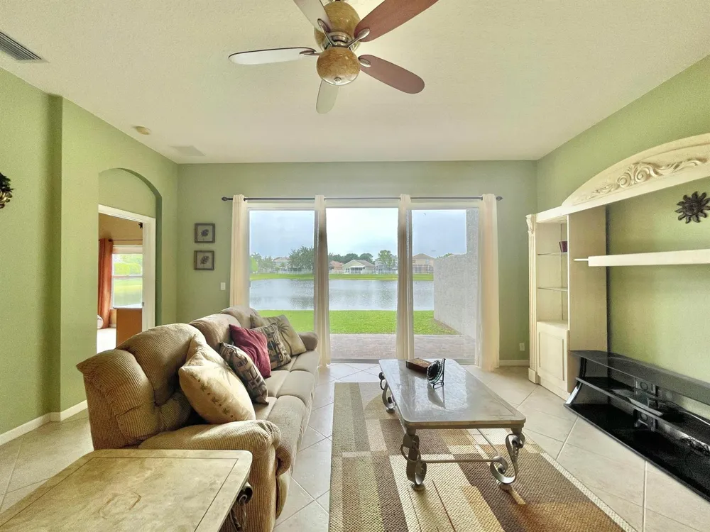 137 Canterbury Place Royal Palm Beach, FL 33414
