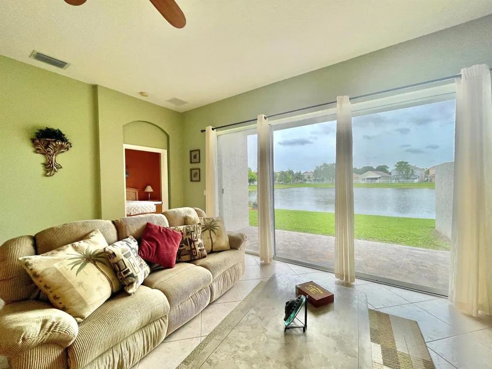 137 Canterbury Place Royal Palm Beach, FL 33414