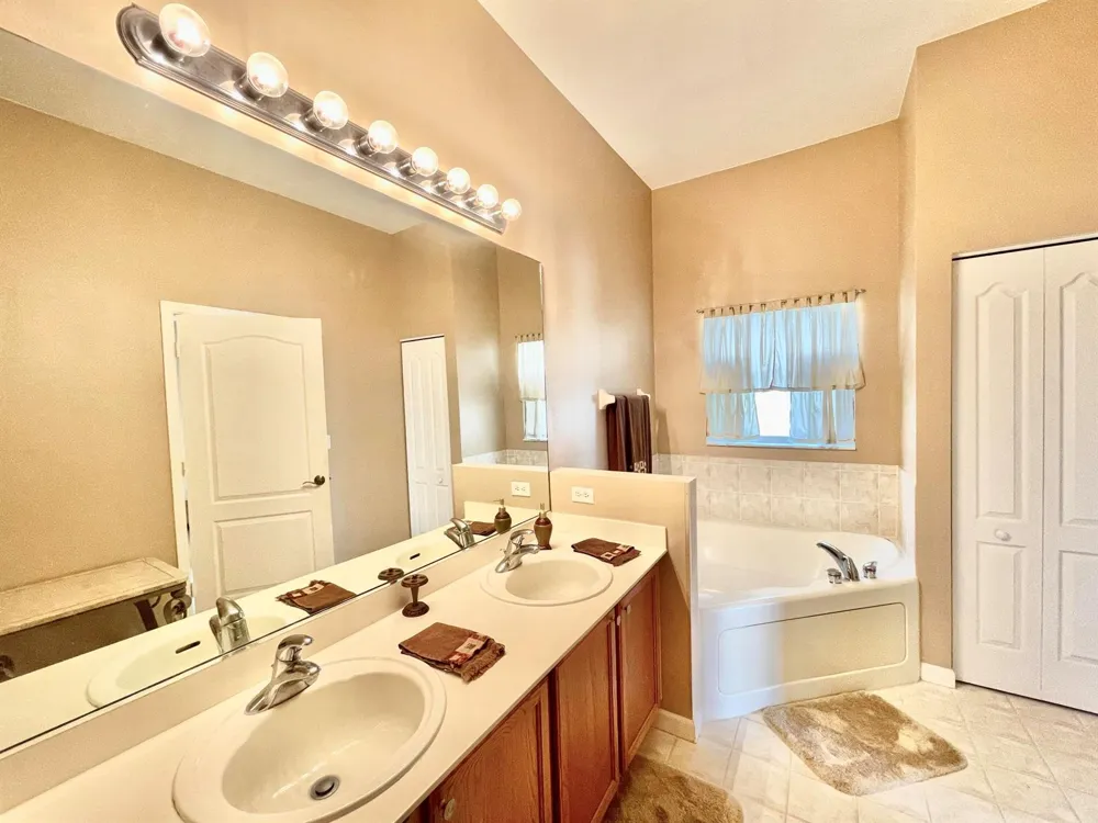 137 Canterbury Place Royal Palm Beach, FL 33414