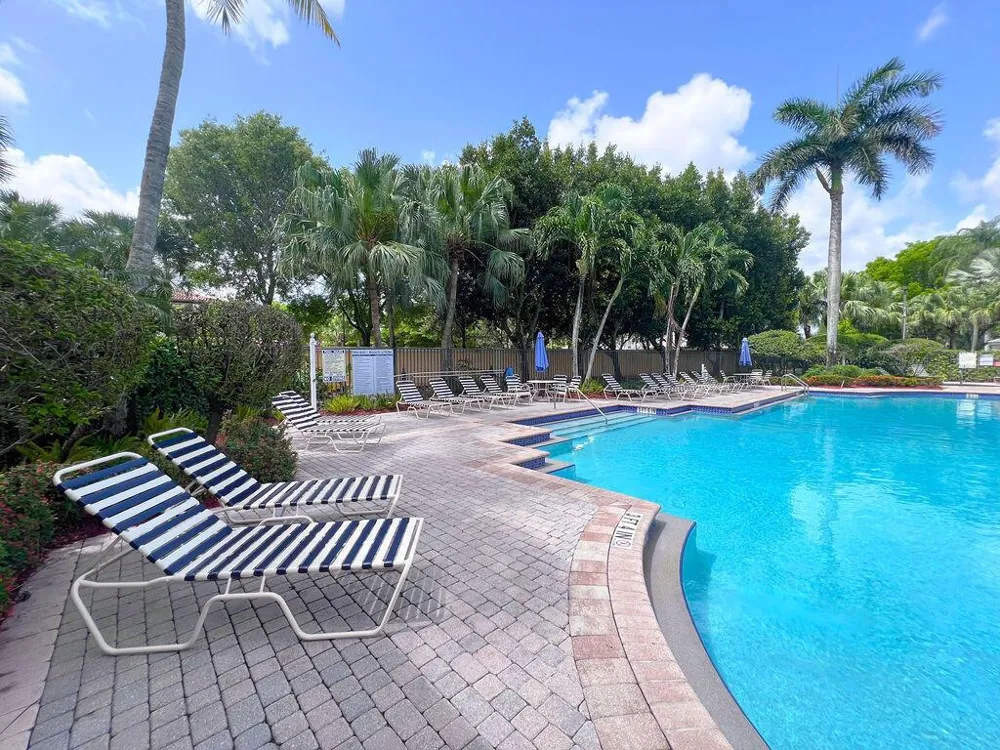 137 Canterbury Place Royal Palm Beach, FL 33414